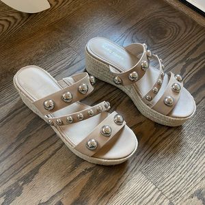 Marc Fisher light latte faceted stud platform espadrilles 7.5